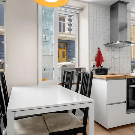 5-bedroom In The Center - Perfect Base For Groups Apartman *